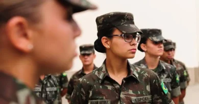 Mulheres poderão se alistar no serviço militar aos 18 anos