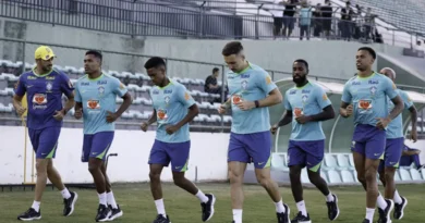 Eliminatórias: Dorival comanda primeiro treino com grupo completo