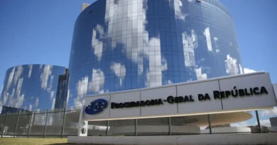 PGR tem 5 dias para analisar indiciamento de Bolsonaro e Eduardo