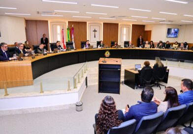TCE-AM aprova com ressalvas contas de 2022 e 2023 da Prefeitura de Manaus