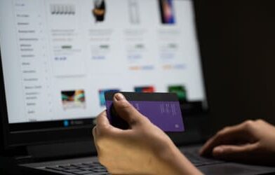 Quase 40% dos consumidores desistiram de comprar produtos importados devido à “taxa das blusinhas”, aponta pesquisa