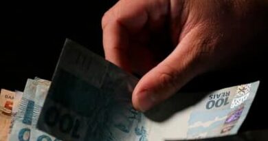 Rombo fiscal: 54% dos municípios estão no vermelho; déficit chega a R$ 33 bilhões Rombo fiscal: 54% dos municípios estão no vermelho; déficit chega a R$ 33 bilhões