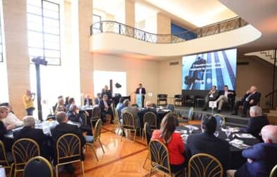 Empresários e parlamentares defendem reformas para destravar o empreendedorismo no país