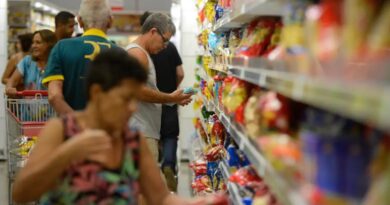 Governo muda regras do vale-refeição e alimentação; benefício continua o mesmo, mas uso será ampliado