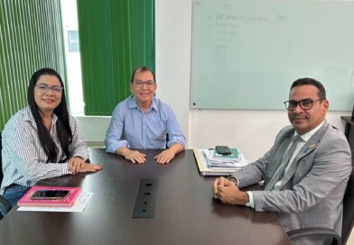 Vereador Jaildo Oliveira solicita reforma de terminais de ônibus em reunião com o IMMU