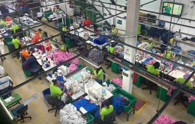 Produção do setor têxtil aumenta 18%, com redução de 70% das emissões de CO₂, em 20 anos