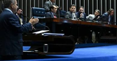 Senado aprova lei que proíbe descontos associativos em benefícios do INSS
