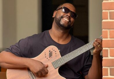 “Dom que vem de Deus”: A História de Clayton Rodrigues da Silva, 44, o Sambista que Transformou Sonhos em Canções