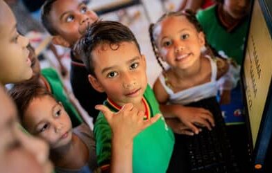 Internet chega a 8 mil escolas públicas de Minas Gerais