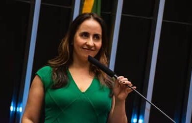 Deputada cobra urgência em PEC do Código de Ética para STF