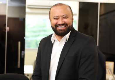 Prefeito Renato Junior oficializa nomeação de Arone Bentes no comando da Semed