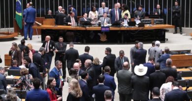 Câmara aprova em 2º turno a PEC que garante recursos mínimos para assistência social