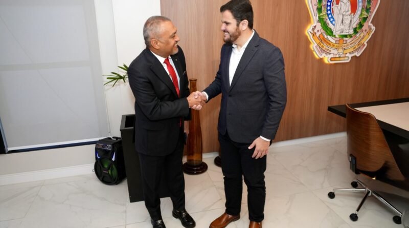 Renato Junior e TJ-AM discutem desenvolvimento de Manaus