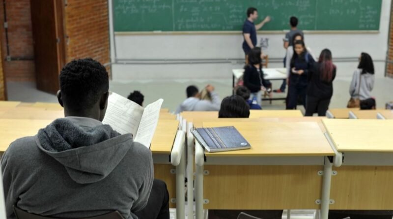 Fies convoca lista de espera até setembro