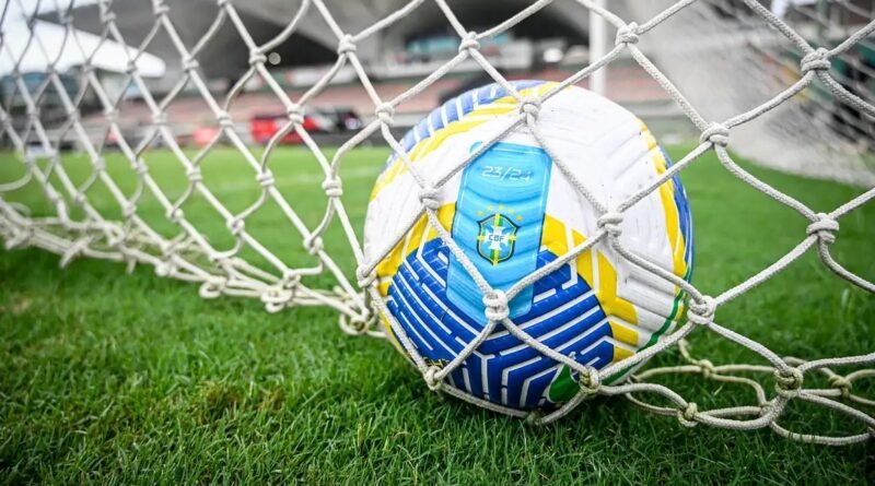 Flamengo fica fora do G-8 após empate com América-MG