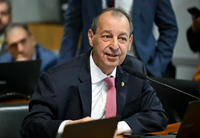 Omar apresenta compromissos para melhorar a saúde, reforçar a segurança e ampliar investimentos no interior do Amazonas