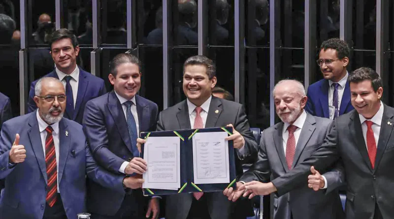 Congresso promulga emenda do fim da 6×1; escala 5×2 começa em 60 dias