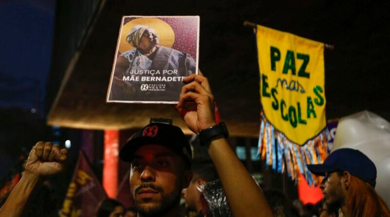 São Paulo ( SP) 24/08/2023 - Jornada dos Movimentos Negros Contra a Violência Policial. Os atos são em defesa de investigação rigorosa e punição aos assassinos de Mãe Bernadete Pacifico. Foto: Paulo Pinto/Agência Brasil