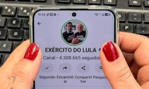 13/10/2026 - Canal do Whatsapp exército do Lula . Foto: Rafa Neddermeyer/Agência Brasil