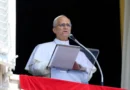 O Papa Leão XIV conduz a oração semanal do Ângelus de uma janela do Vaticano, em 9 de agosto de 2026. Vatican Media/Mario Tomassetti/­REUTERS/Proibida Repodução