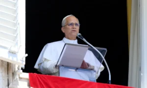 O Papa Leão XIV conduz a oração semanal do Ângelus de uma janela do Vaticano, em 9 de agosto de 2026. Vatican Media/Mario Tomassetti/REUTERS/Proibida Repodução