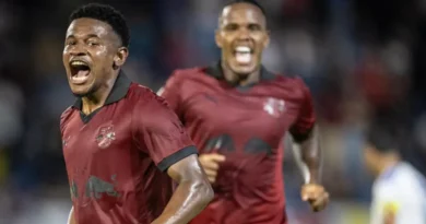 13-10-2026 - Vitória do Bragantino sobre o Cruzeiro fecha a rodada do Brasileiro . Eric Ramires (7) comemora o quarto gol da equipe com Gustavo Marques (16) . Foto: Ari Ferreira/Red Bull Bragantino