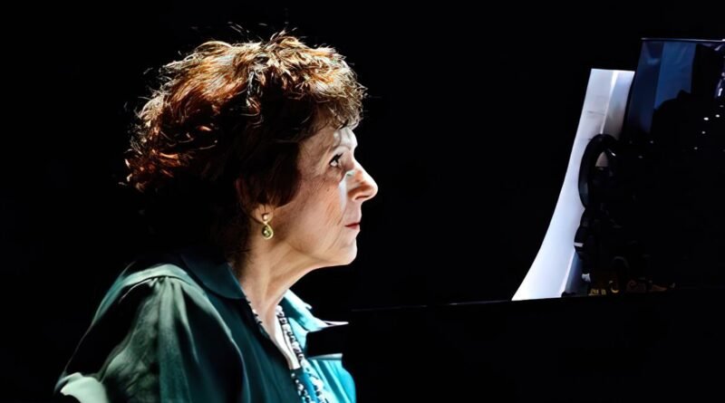 Estela Caldi . Foto: Divulgação/Cyntia C