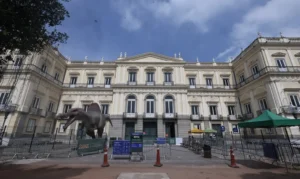 Rio de Janeiro (RJ), 15/10/2026 - O ministro da Educação, Leonardo Barchini, anunciou, o investimento de R$ 10 milhões para dar continuidade aos trabalhos de recuperação do Museu Nacional da Universidade Federal do Rio de Janeiro (UFRJ), que passou por um grande incêndio em 2018. Foto: Bruna Araújo/MEC