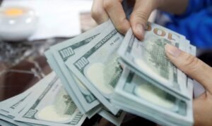 Notas de dólar 16 de maio de 2016 REUTERS/Kham