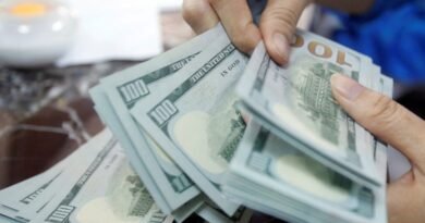 Notas de dólar 16 de maio de 2016 REUTERS/Kham