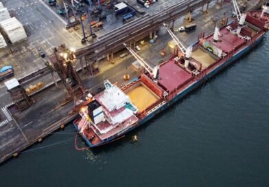 Bulk Carrier 'Discoverer' unloads U.S. soybeans at the port of Paranagua, Brazil, December 3, 2020. Picture taken December 3, 2020. Picture taken with a drone. REUTERS/Rodolfo Buhrer