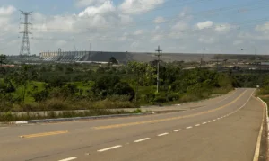 Altamira (PA), 08/01/2025 - No dia 5 de maio de 2016, foi inaugurada a Usina Hidrelétrica (UHE) Belo Monte. Localizada no Rio Xingu, no Pará, sua capacidade instalada é de 11.233,1 MW, sendo reconhecida como a maior hidrelétrica 100% brasileira. O empreendimento utiliza, em seu reservatório principal, uma tecnologia preservacionista conhecida como fio d’água, o monitoramento das estruturas, previsto no Plano, é um dos mais bem equipados do país. Dispondo de 1.976 instrumentos, de 12 diferentes tipos, realiza-se uma avaliação periódica ao desempenho das estruturas de concreto dos 28 diques que conformam o Reservatório Intermediário e das barragens de Pimental e Belo Monte. Foto: Joédson Alves/Agência Brasil