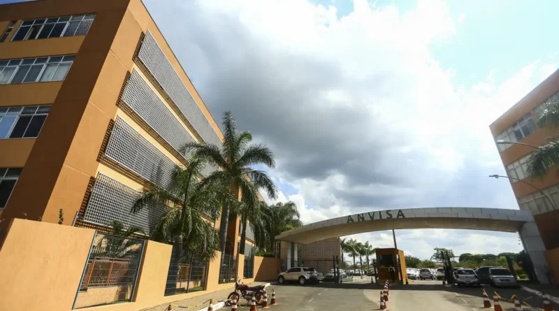 Fachada do edifício sede da Agência Nacional de Vigilância Sanitária (Anvisa).
