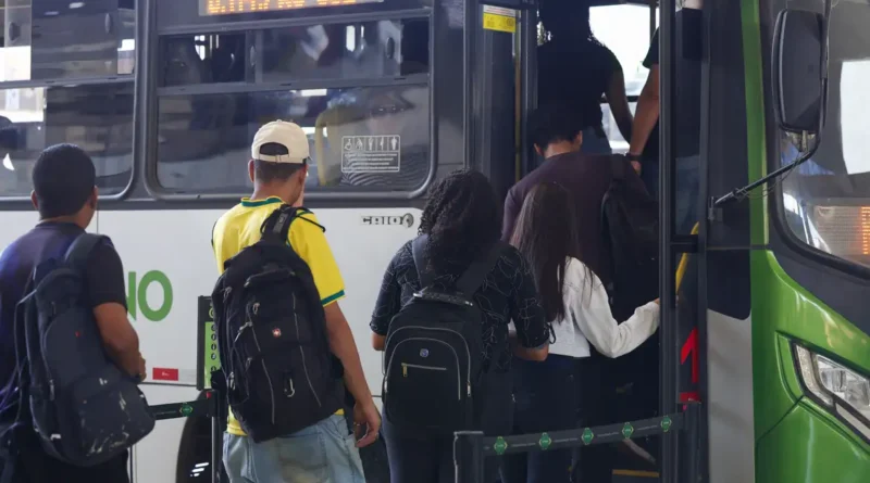 Brasília (DF) 05/08/2026 - Filas de passageiros e ônibus na Rodoviária do Plano Piloto de Brasília. Foto: Fabio Rodrigues-Pozzebom/ Agência Brasil