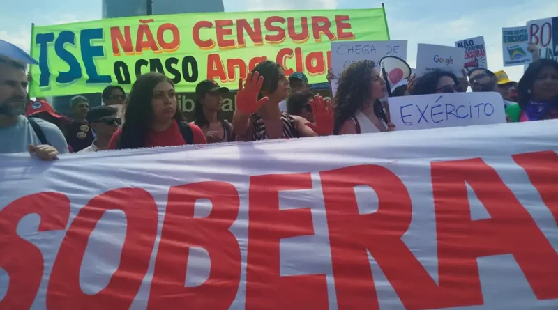 Brasília (DF), 03/10/2026 - Caso Ana Clara: ativistas protestam no TSE contra decisão de Mendonça. Foto: Luiz Claudio Ferreira/Agência Brasil