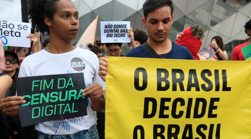 São Paulo (SP), 19/10/2026 - Organizações da sociedade civil e movimentos sociais realizam protesto em frente à sede da Meta , na avenida Faria Lima,3732, para denunciar o que consideram interferência sistemática da big tech na eleição brasileira. Foto: Paulo Pinto/Agencia Brasil