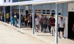 Brasília (DF), 25/10/2026 - Eleitores em dia de votação das Eleições 2026, na Escola Classe 01 do Varjão. Foto: Valter Campanato/Agência Brasil