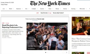 Capa do NY Times sobre a reeleição do presidente Luiz Inácio Lula da Silva. Foto: NYTimes/Reprodução