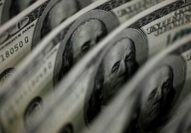 Dólar supera R$5,50 com temores globais de inflação 02/08/2011 REUTERS/Yuriko Nakao