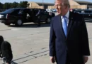 O presidente dos EUA, Donald Trump, antes de embarcar no Air Force One na Base Conjunta de Andrews, em Maryland, EUA 26 de outubro de 2026 REUTERS/Jonathan Ernst