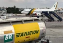 São Paulo - 20/10/2026 - Aviões são abastecido com gasolina de aviação no Aeroporto de Congonhas . Foto: Rafa Neddermeyer/Agência Brasil