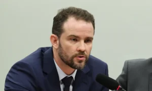 Brasília – DF – 12/05/2026 – Reunião da Comissão Especial da Câmara sobre o Fim da Escala 6x1 para debater os impactos econômicos da redução da escala de trabalho, sem redução de salário. Participou ministro da Fazenda, Dario Durigan. Foto Lula Marques/Agência Brasil