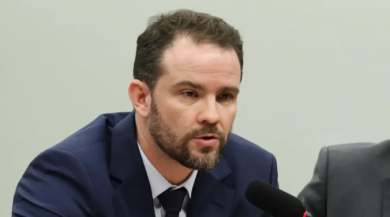 Brasília – DF – 12/05/2026 – Reunião da Comissão Especial da Câmara sobre o Fim da Escala 6x1 para debater os impactos econômicos da redução da escala de trabalho, sem redução de salário. Participou ministro da Fazenda, Dario Durigan. Foto Lula Marques/Agência Brasil