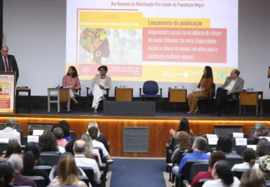 Rio de Janeiro (RJ), 27/10/2026 – O diretor-geral do Instituto Nacional de Câncer (INCA), Roberto Gil durante lançamento da publicação Disparidades Raciais na Incidência do Câncer de Mama, evento faz parte do Outubro Rosa, na sede da instituição, no centro do Rio de Janeiro. Foto: Tomaz Silva/Agência Brasil