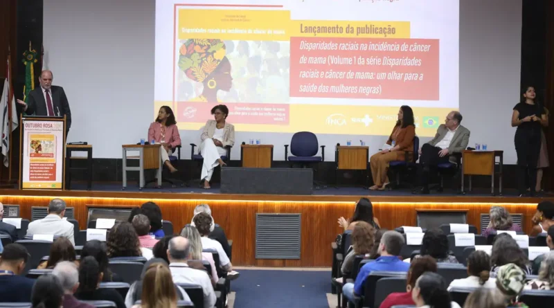 Rio de Janeiro (RJ), 27/10/2026 – O diretor-geral do Instituto Nacional de Câncer (INCA), Roberto Gil durante lançamento da publicação Disparidades Raciais na Incidência do Câncer de Mama, evento faz parte do Outubro Rosa, na sede da instituição, no centro do Rio de Janeiro. Foto: Tomaz Silva/Agência Brasil