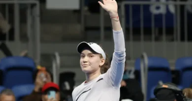 Elena Rybakina celebra vitória em Tóquio 29 de outubro de 2026 REUTERS/Kim Kyung-Hoon