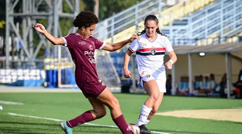 Jogo de futebol entre São Paulo e Ferroviária, disputando a final de 2025. Ferroviária e São Paulo fazem o primeiro jogo neste domingo (11), às 11h, em Araraquara (SP). Foto: Rodrigo Corsi/FPF